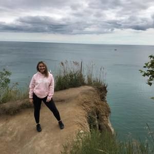 Meet your Posher, Alysaa